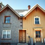 Błędy przy modernizacji starego domu, które podnoszą rachunki i ryzyko zawilgocenia – jak ich uniknąć na etapie planowania i wykonania