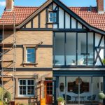 Modernizacja starego domu z zamieszkaniem czy etapami – jak wybrać sposób, który najlepiej sprawdzi się w praktyce?